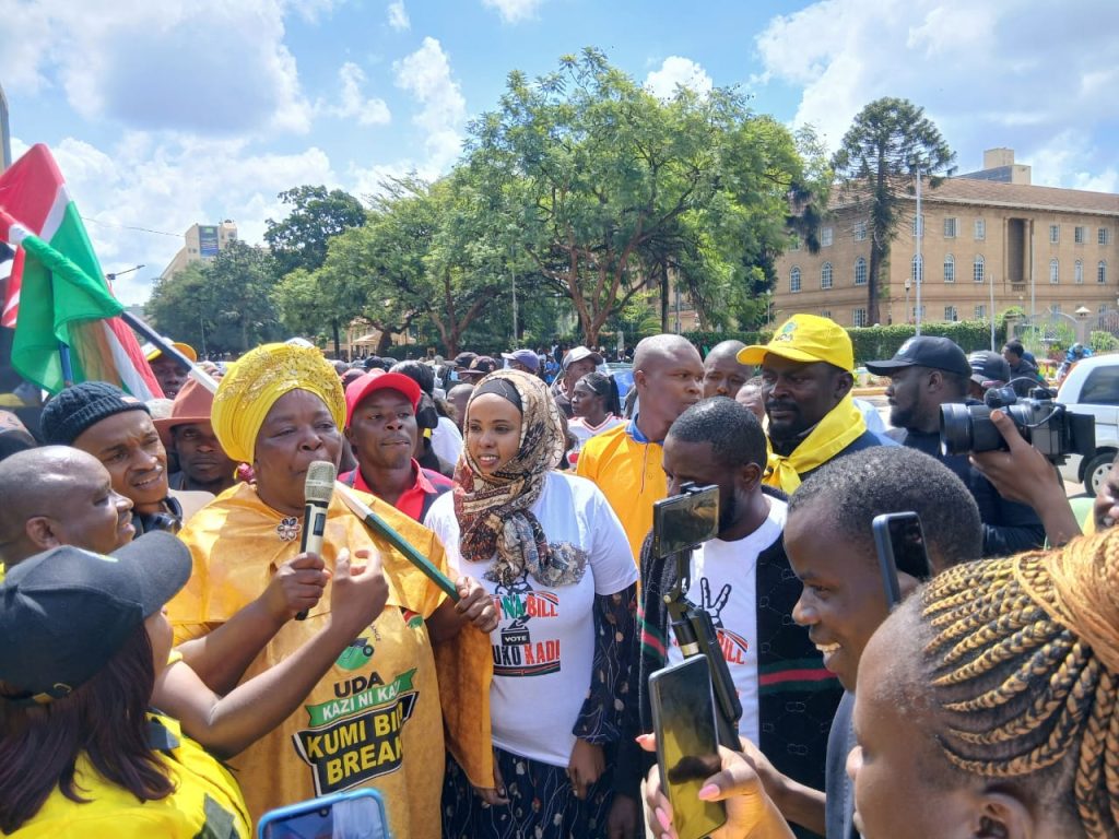 Section of Nairobi Youth Rally Behind Ruto Under #NikoKadiNaRuto Campaign