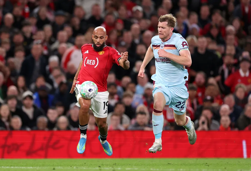 Manchester United Edge Brentford to Stay on Course for Champions League Spot