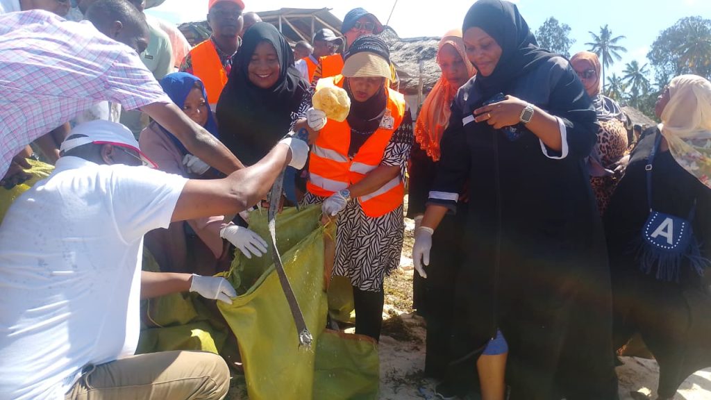 Judicial officers join Mombasa residents in marking World Environment Day