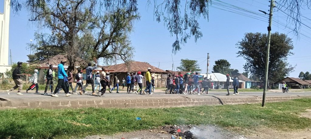 Nanyuki protests turn violent as anti-riot police clash with residents over U.S.-funded Ebola facility