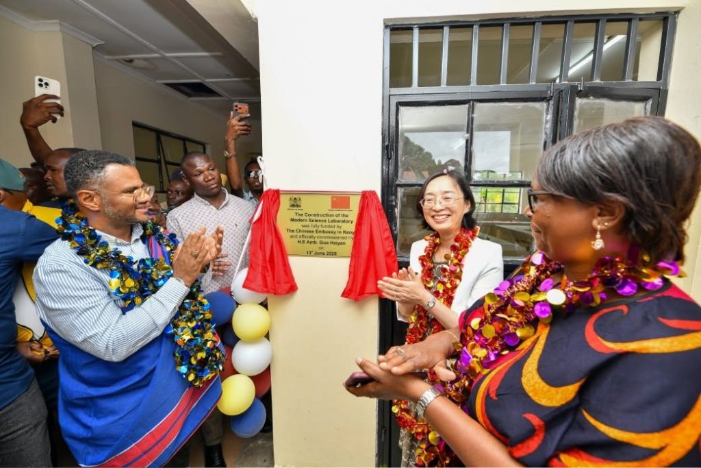 Hassan Omar commissions new science laboratory at Bedzimba Comprehensive School in Kisauni