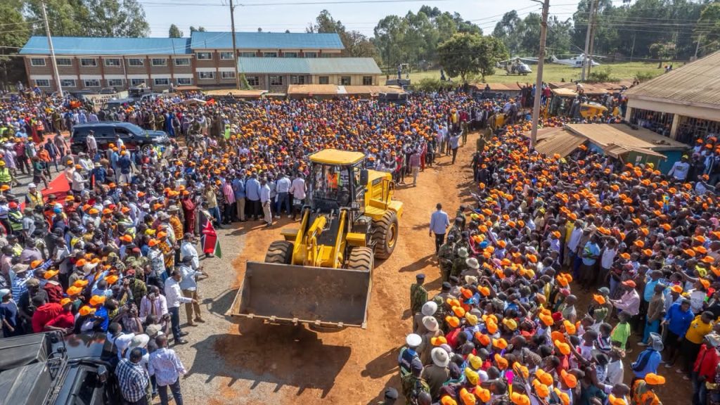 RUTO LAUNCHES 32KM ROAD PROJECT AS NYANZA TOUR ENTERS FINAL DAY